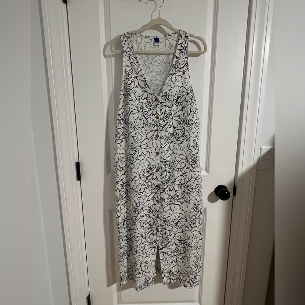 Old Navy Black and White Floral Maxi Dress